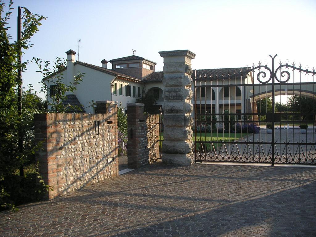 Agriturismo Due Torri Montebelluna Exterior foto